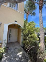 2082 NE 167th St 2-104, North Miami Beach, FL 33162