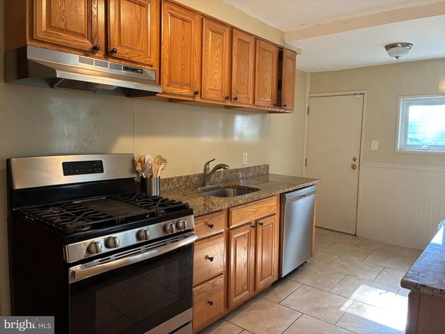 1505 RIDLEY AVE, Chester, PA 19013