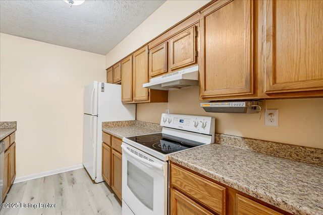 3507 Lodge Ln 316, Louisville, KY 40218