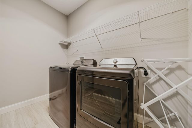 5228 Estuary Lane, 13B, Dublin, OH 43016