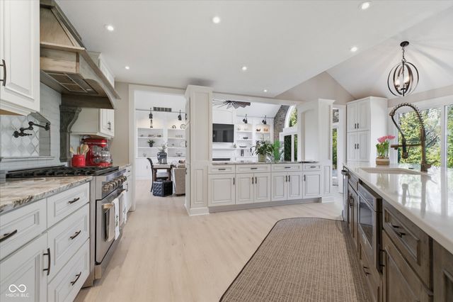 21187 Westbay Circle, Noblesville, IN 46062