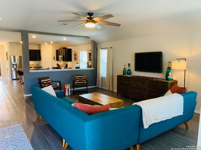 5677 Cross Over, New Braunfels, TX 78132