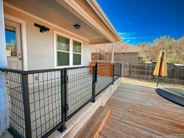 5677 Cross Over, New Braunfels, TX 78132