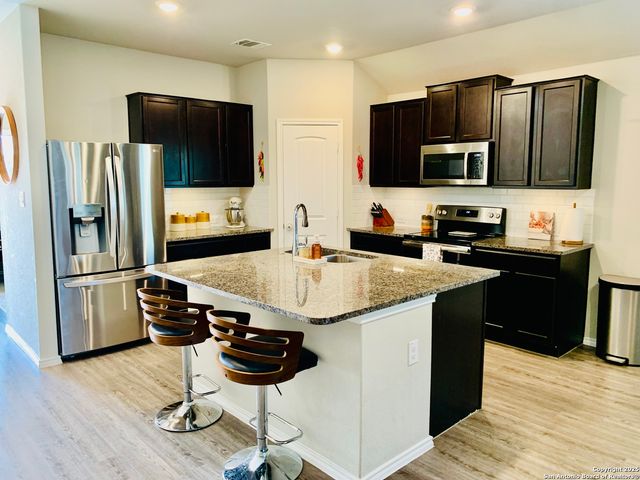 5677 Cross Over, New Braunfels, TX 78132