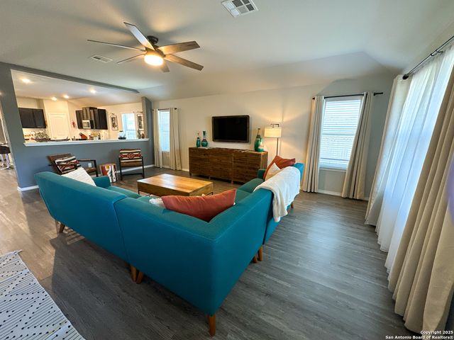 5677 Cross Over, New Braunfels, TX 78132