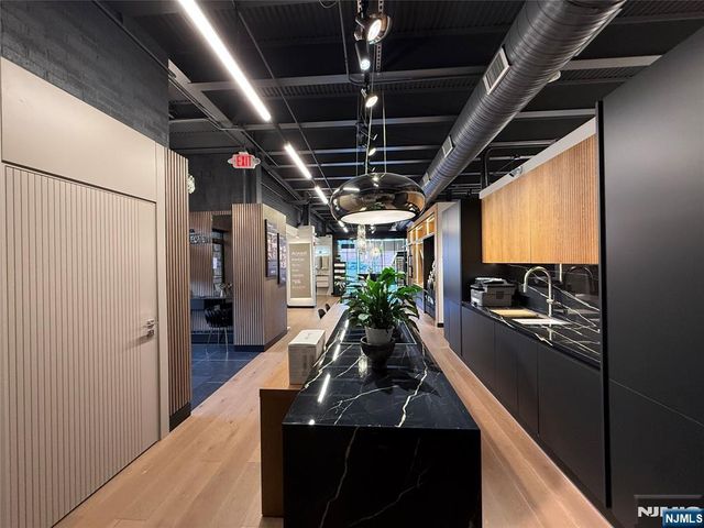 350 Madison Avenue, Cresskill, NJ 07626