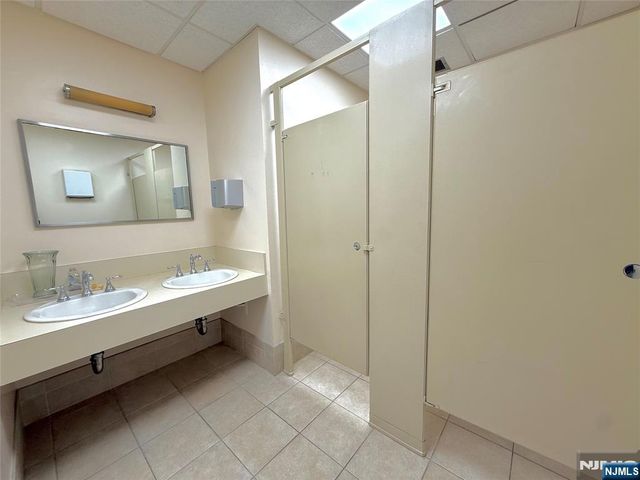 350 Madison Avenue, Cresskill, NJ 07626