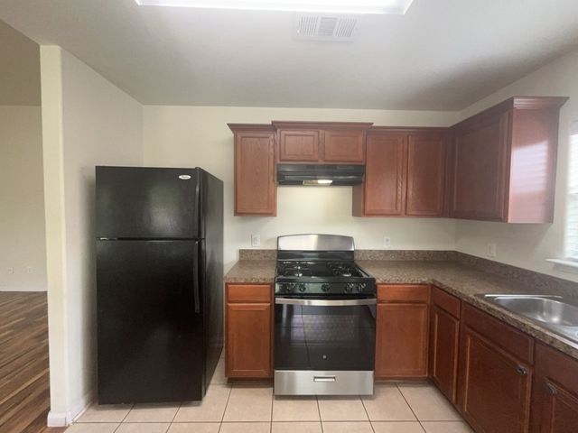 10009 Iron Ridge Drive, Fort Worth, TX 76140