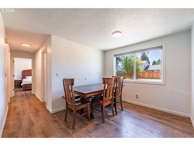 2410 GILHAM Rd, Eugene, OR 97408