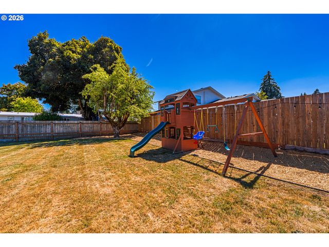 2410 GILHAM Rd, Eugene, OR 97408