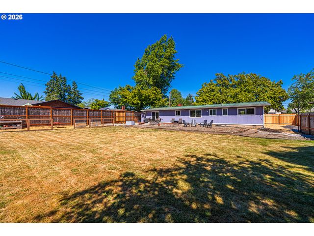 2410 GILHAM Rd, Eugene, OR 97408