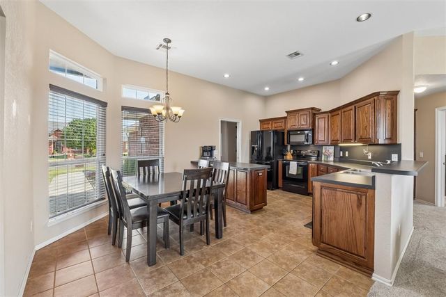 800 SW 161st Street, Oklahoma City, OK 73170