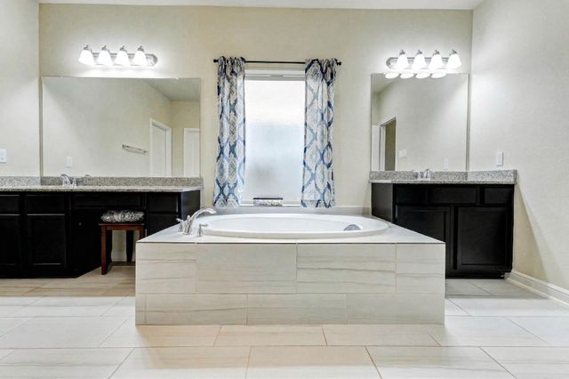 5319 Lauren Manor Drive, Brookshire, TX 77423