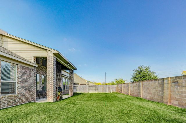 5319 Lauren Manor Drive, Brookshire, TX 77423