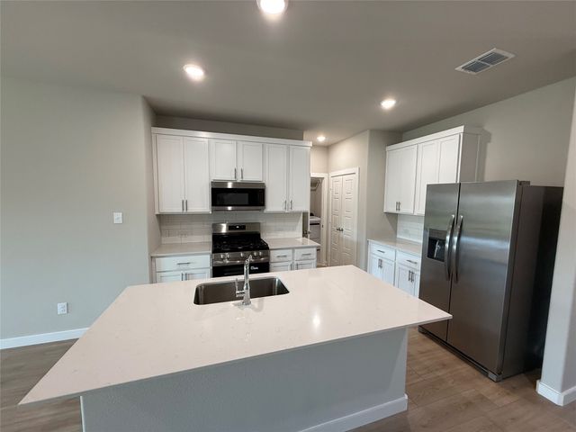1233 Wolfsbane Drive, Lavon, TX 75166