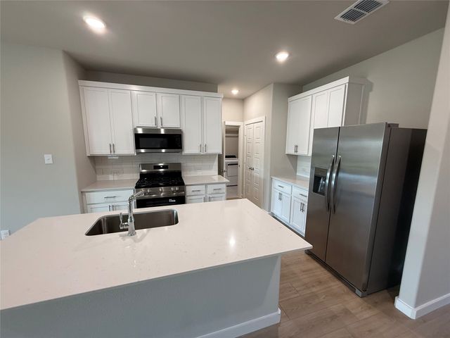 1233 Wolfsbane Drive, Lavon, TX 75166
