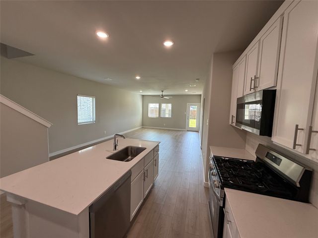 1233 Wolfsbane Drive, Lavon, TX 75166