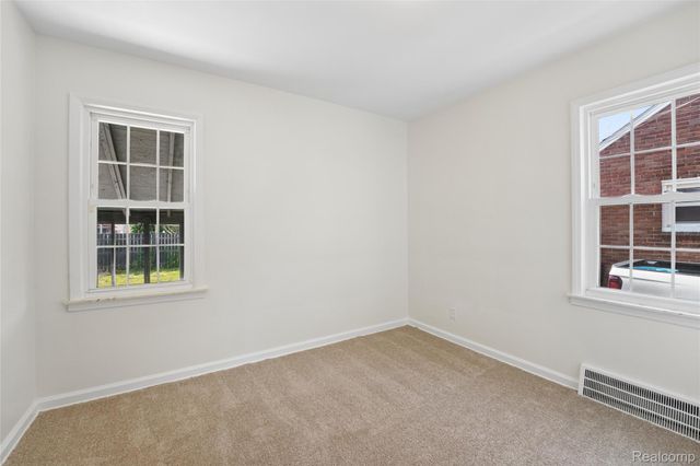 2745 21st Street, Wyandotte, MI 48192