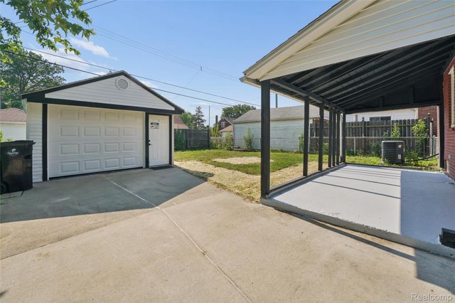 2745 21st Street, Wyandotte, MI 48192