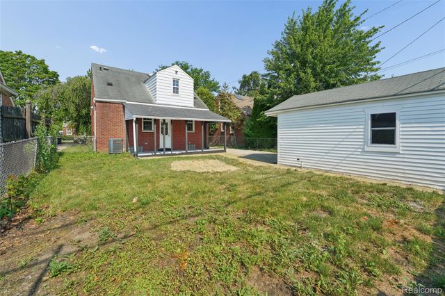 2745 21st Street, Wyandotte, MI 48192