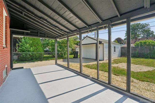 2745 21st Street, Wyandotte, MI 48192