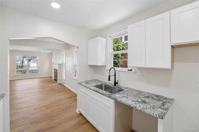 2745 21st Street, Wyandotte, MI 48192