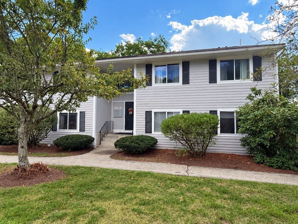 8 Beals Cove Rd K, Hingham, MA 02043