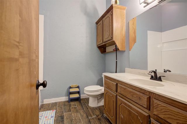 700 Greenfield Drive, Yukon, OK 73099