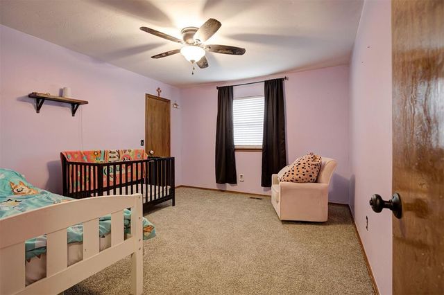 700 Greenfield Drive, Yukon, OK 73099