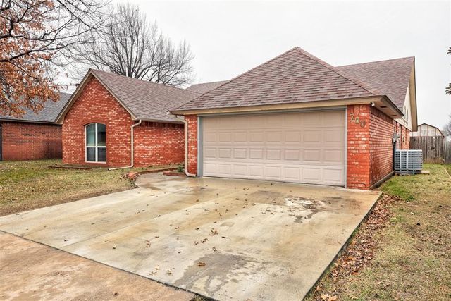 700 Greenfield Drive, Yukon, OK 73099