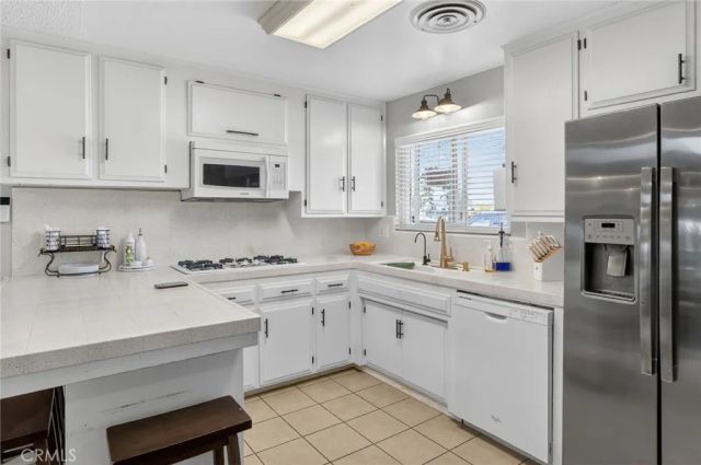 43717 Albeck Ave, Lancaster, CA 93536