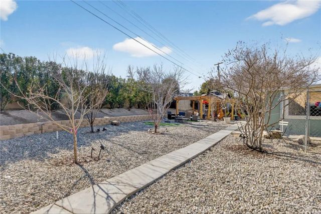 43717 Albeck Ave, Lancaster, CA 93536