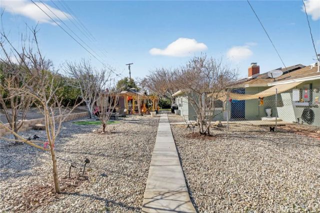 43717 Albeck Ave, Lancaster, CA 93536