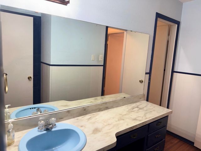 1233 Kathryn Street, Hurst, TX 76053