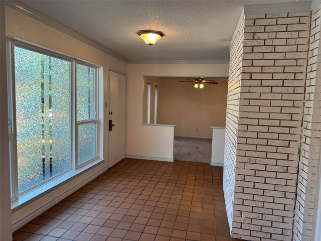 1233 Kathryn Street, Hurst, TX 76053