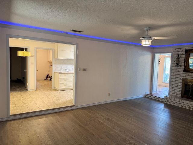 1233 Kathryn Street, Hurst, TX 76053