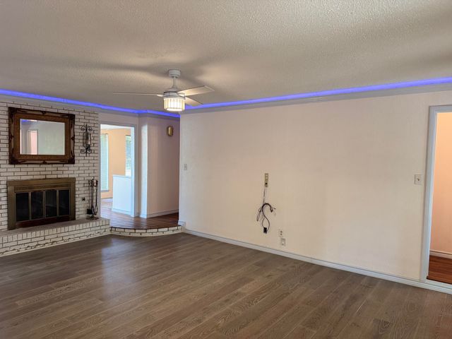 1233 Kathryn Street, Hurst, TX 76053