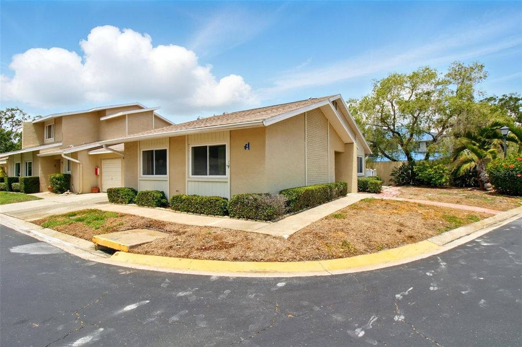 1671 CAPE ANN AVENUE NE 4, St Petersburg, FL 33702