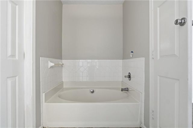 4035 Robin Circle, Atlanta, GA 30349