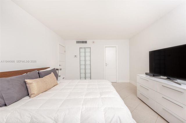 5555 Collins Ave 9U, Miami Beach, FL 33140