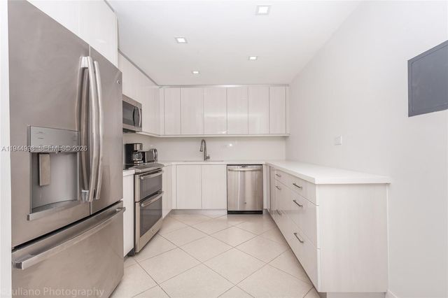 5555 Collins Ave 9U, Miami Beach, FL 33140