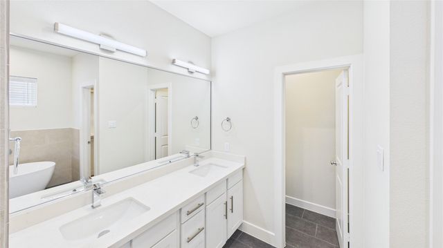 137 Eastwood Street, Houston, TX 77011