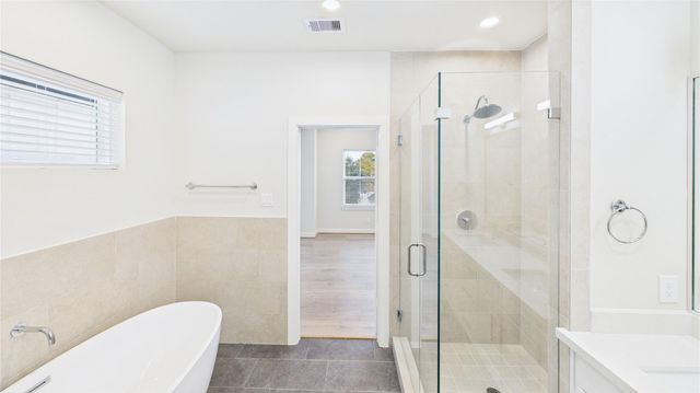 137 Eastwood Street, Houston, TX 77011