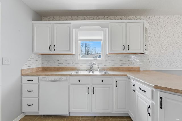 7519 Bowlander Way, Fort Wayne, IN 46835