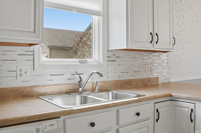 7519 Bowlander Way, Fort Wayne, IN 46835