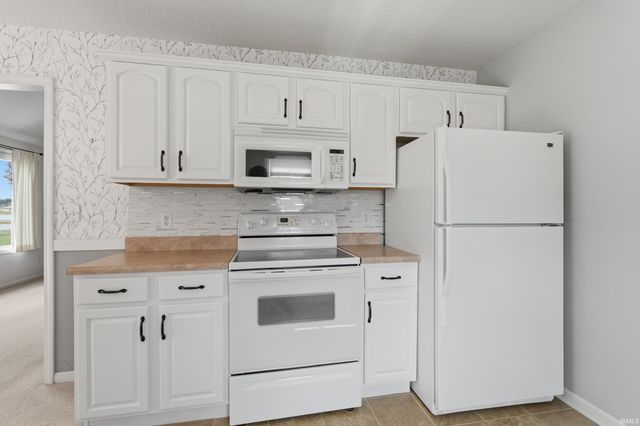 7519 Bowlander Way, Fort Wayne, IN 46835