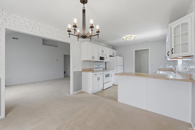 7519 Bowlander Way, Fort Wayne, IN 46835