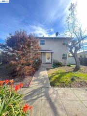 318 Cypress St D, Alameda, CA 94501