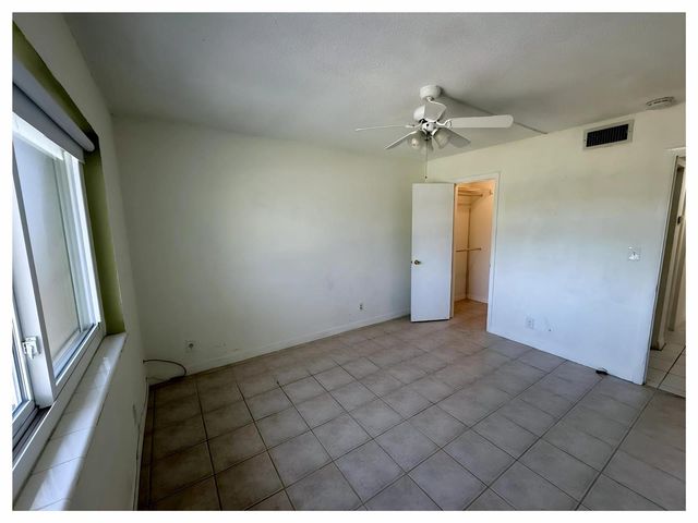 3071 NW 47th Terrace 319, Lauderdale Lakes, FL 33313