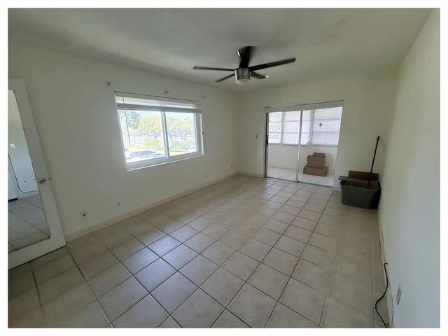 3071 NW 47th Terrace 319, Lauderdale Lakes, FL 33313